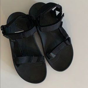 Woman’s Teva Black sandals